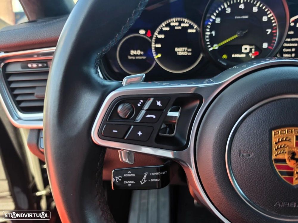 Porsche Panamera 4 E-Hybrid - 18