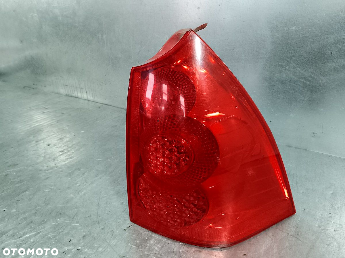 LAMPA TYLNA PRAWA PEUGEOT 307 SW KOMBI - 2