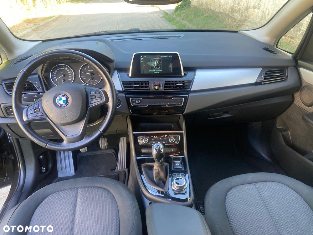 BMW Seria 2 218i - 7
