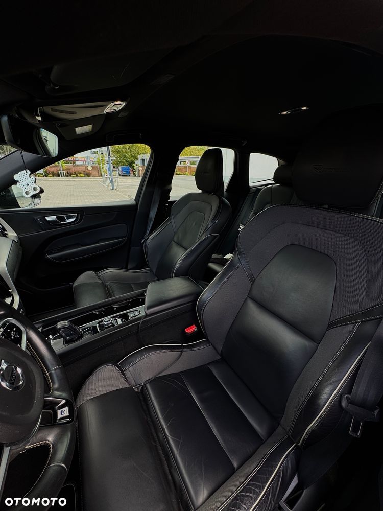 Volvo XC 60 B4 D AWD R-Design - 10
