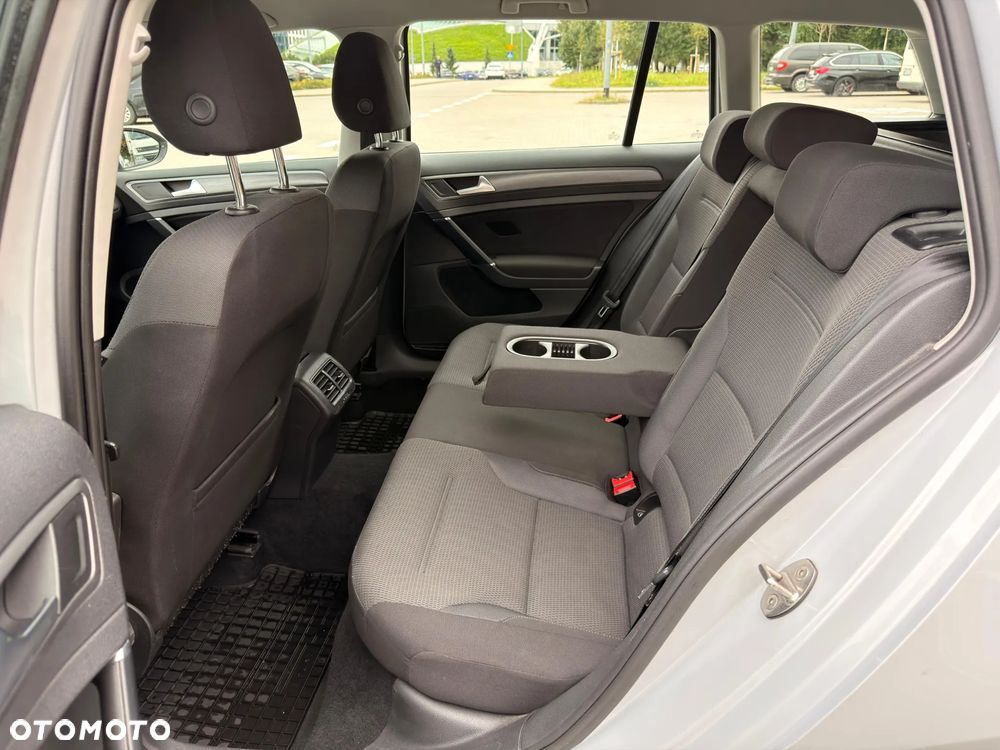 Volkswagen Golf - 20