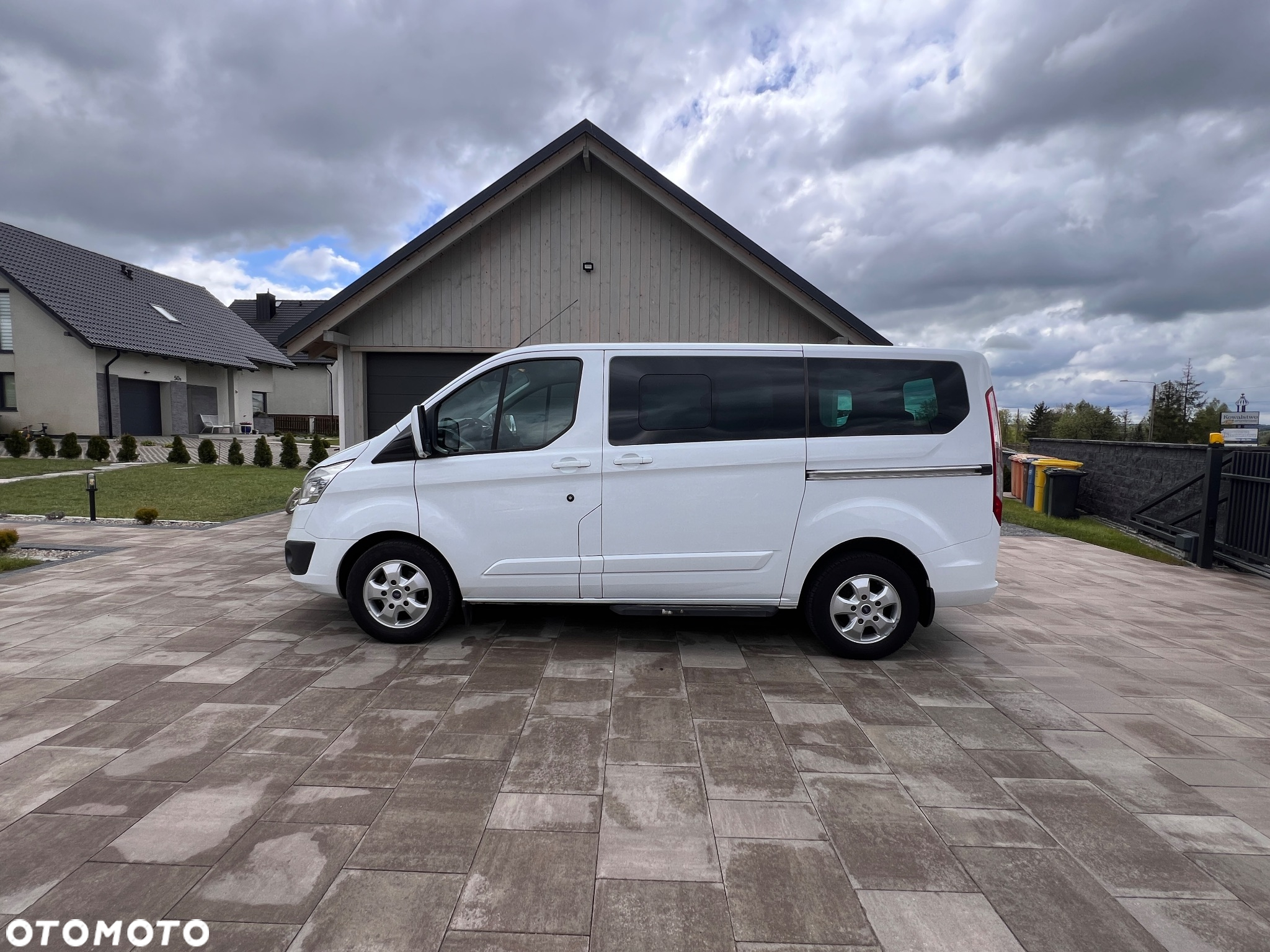 Ford Tourneo Custom 2.0 EcoBlue L1 Titanium - 31