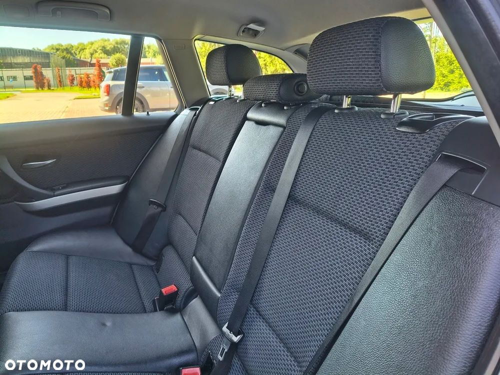 BMW Seria 3 320d DPF Edition Sport - 26