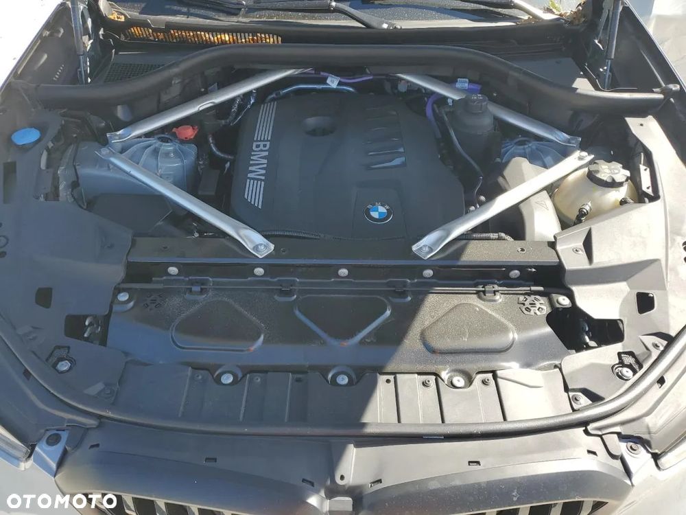 BMW X5 xDrive40i - 12