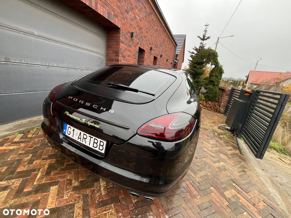 Porsche Panamera - 17