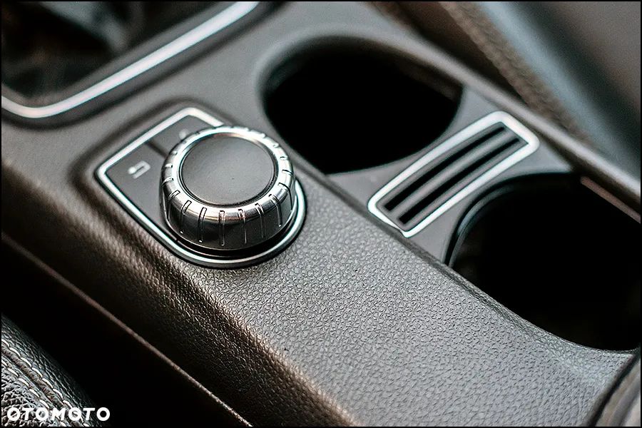 Mercedes-Benz Klasa A 180 (BlueEFFICIENCY) Urban - 26
