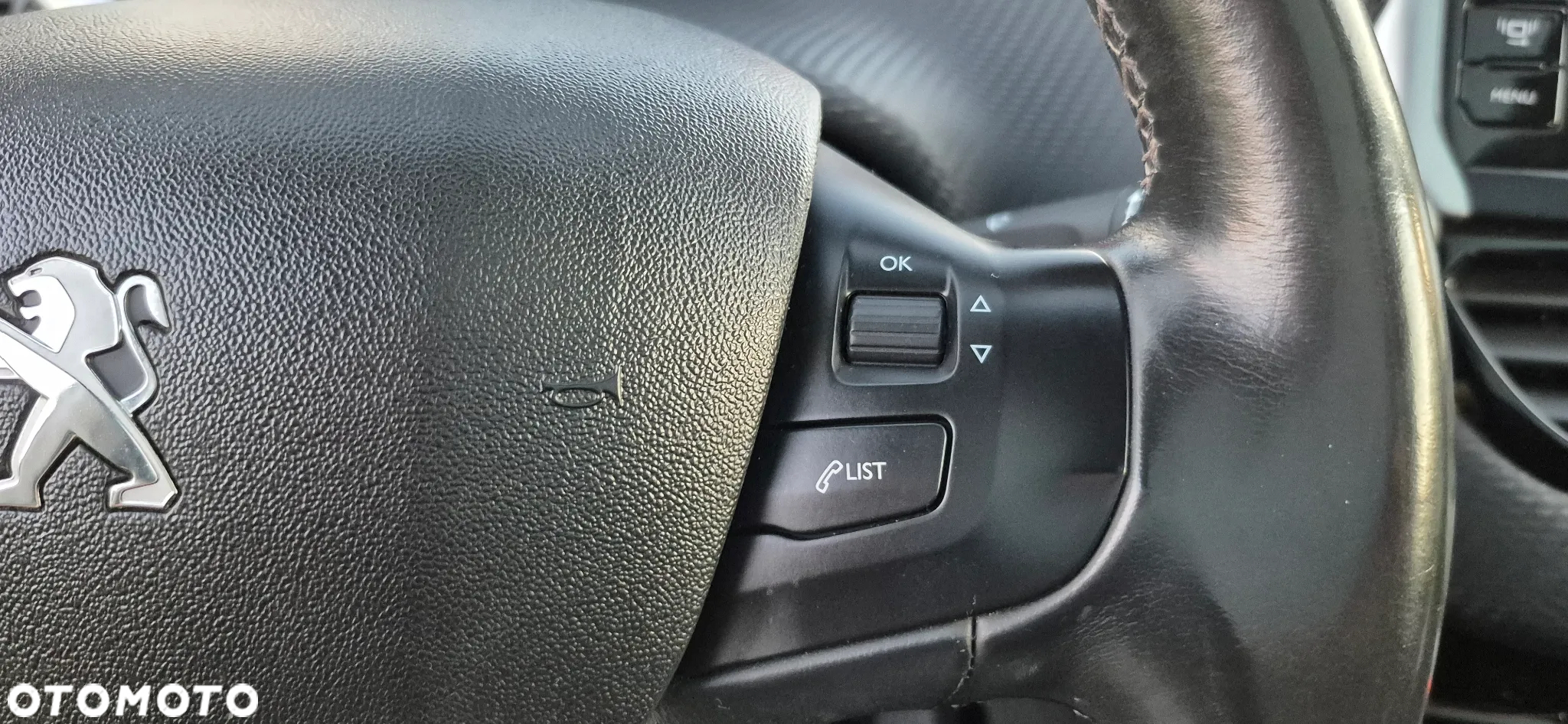 Peugeot 2008 1.6 e-HDi Allure S&S - 21