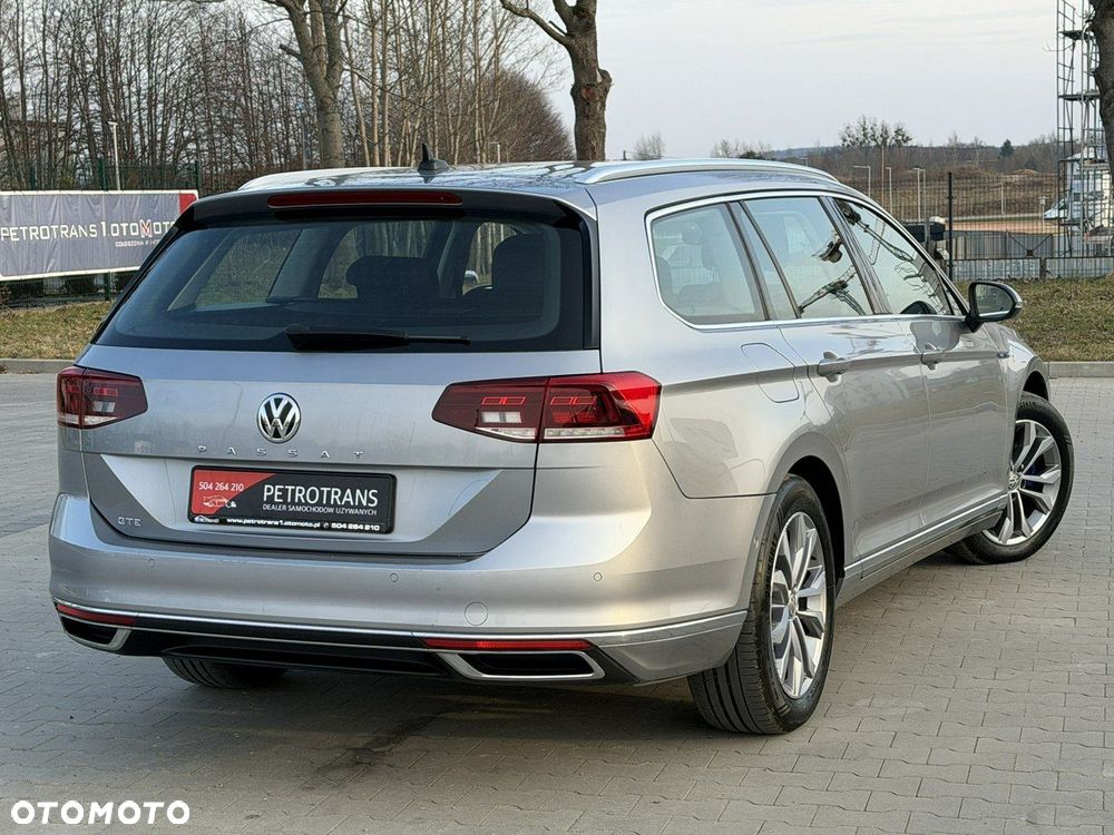 Volkswagen Passat - 10