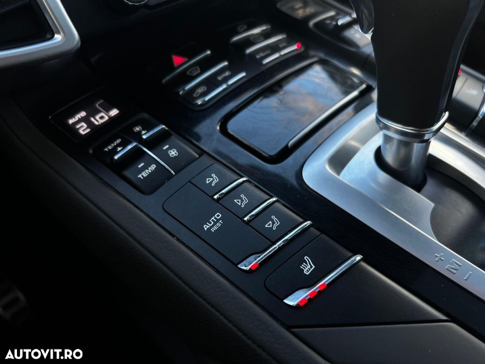 Porsche Cayenne - 18