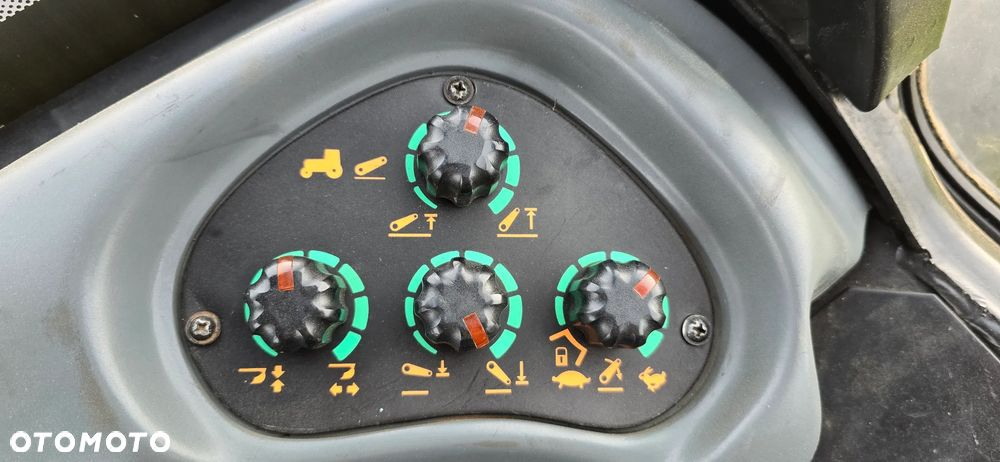New Holland TN85FA - 31