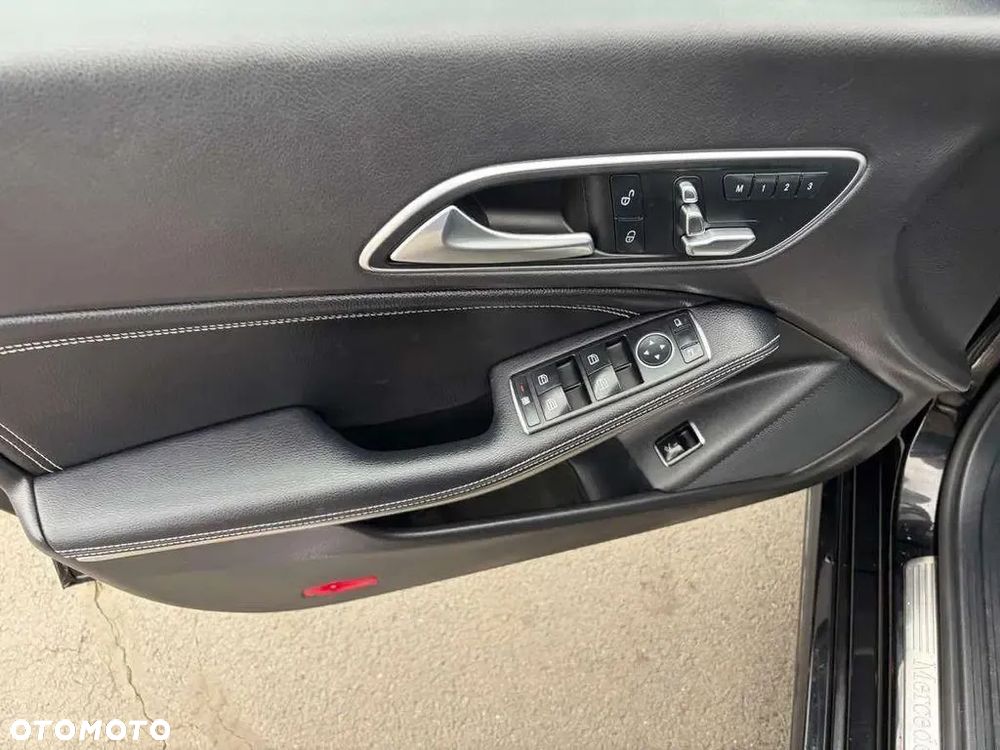 Mercedes-Benz CLA 250 4Matic 7G-DCT AMG Line - 9