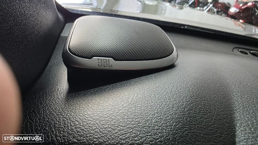 Toyota Hilux 2.8 D-4D 4WD GR Sport II - 37