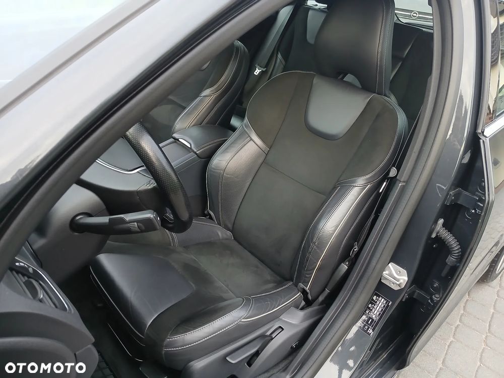 Volvo V60 D3 R-Design - 25