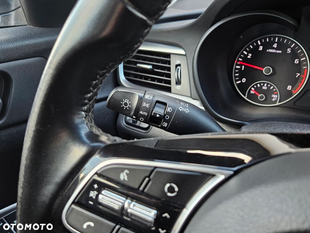 Kia Optima 2.0 M - 15