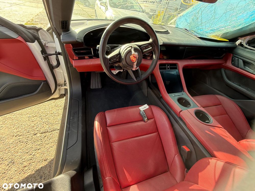 Porsche Taycan - 7