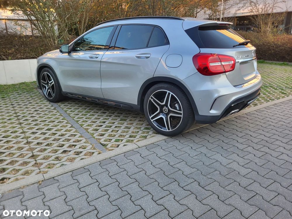 Mercedes-Benz GLA 220 d AMG Line - 4