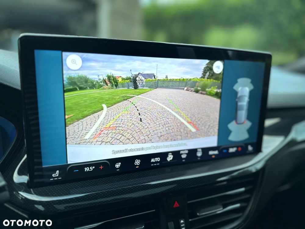 Ford Focus 1.0 EcoBoost Hybrid ST-LINE X - 13