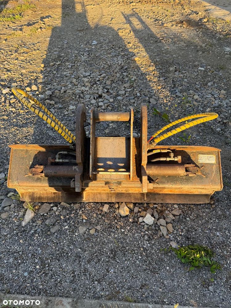 Caterpillar - 31