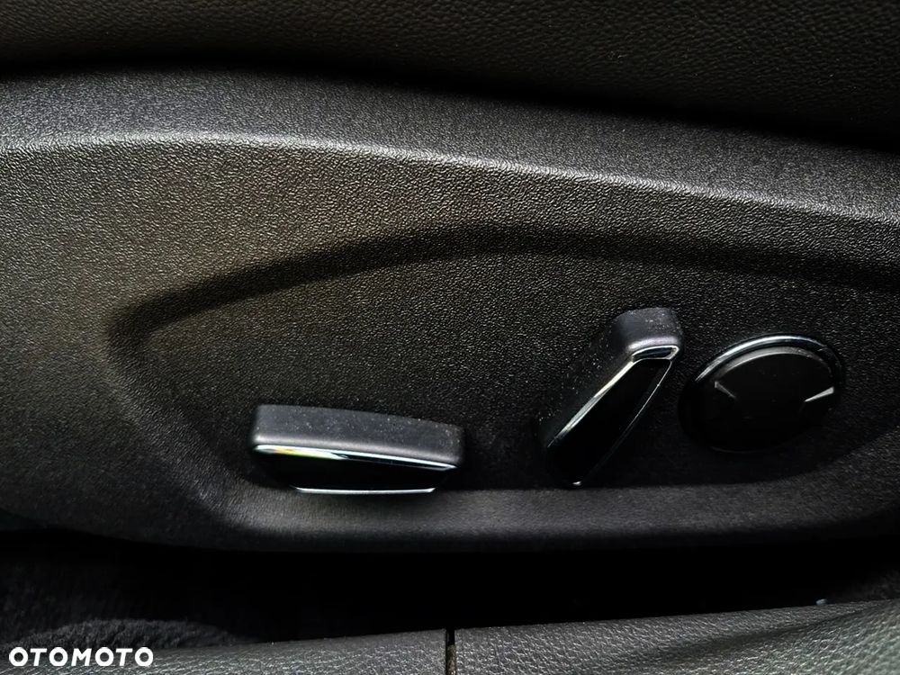Ford Mondeo 2.0 Hybrid Executive Plus - 21