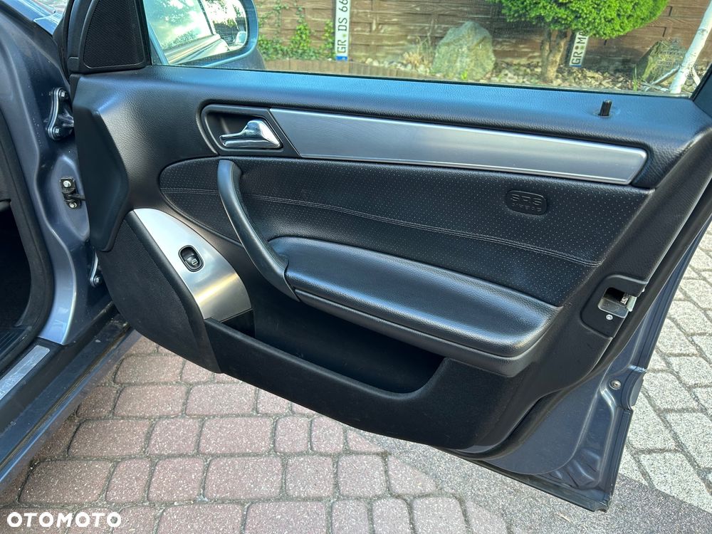 Mercedes-Benz Klasa C 200 Kompressor Avantgarde - 29