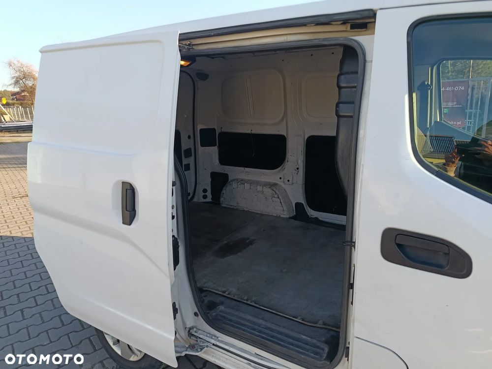 Nissan NV200 Combi - 8