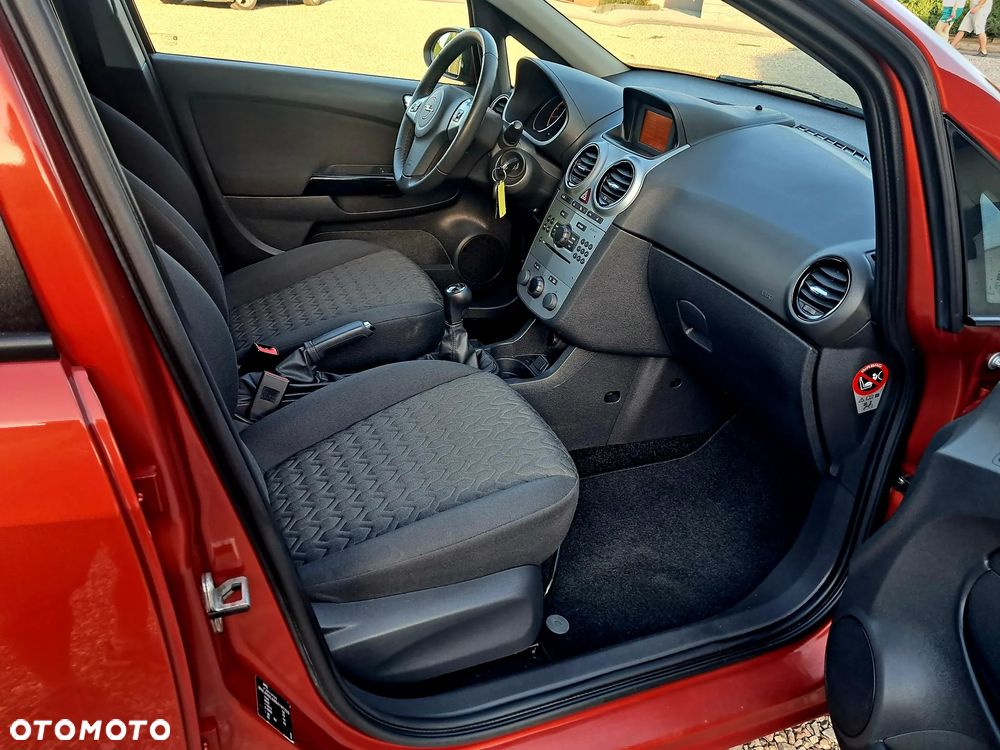 Opel Corsa 1.4 16V Cosmo - 10