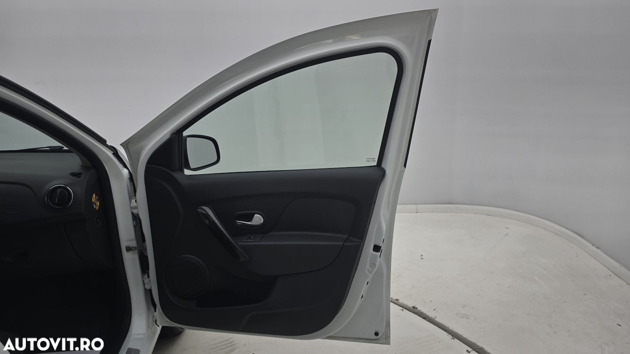 Dacia Logan 0.9 TCe Laureate - 18