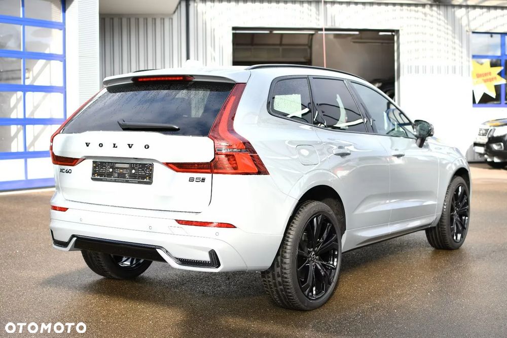 Volvo XC 60 B5 B AWD Plus Black Edition - 8