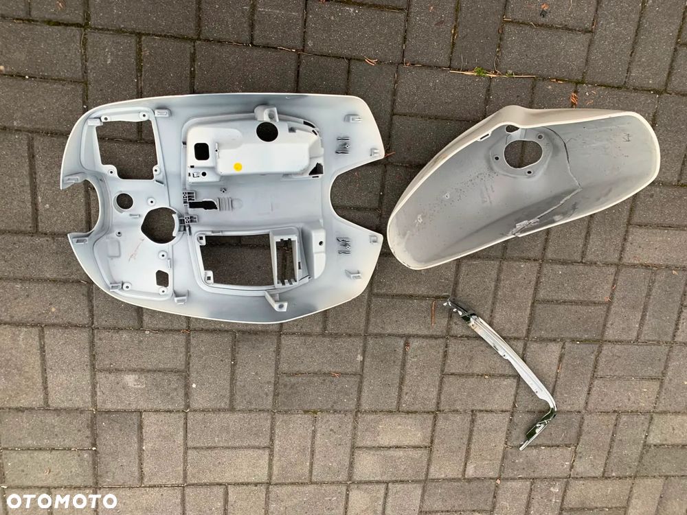 Piaggio Vespa kokpit błotnik osłona listwa - 2