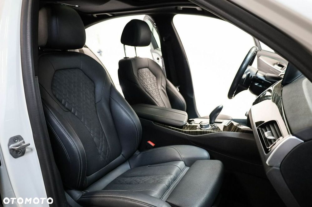 BMW Seria 5 530i mHEV M Sport sport - 29