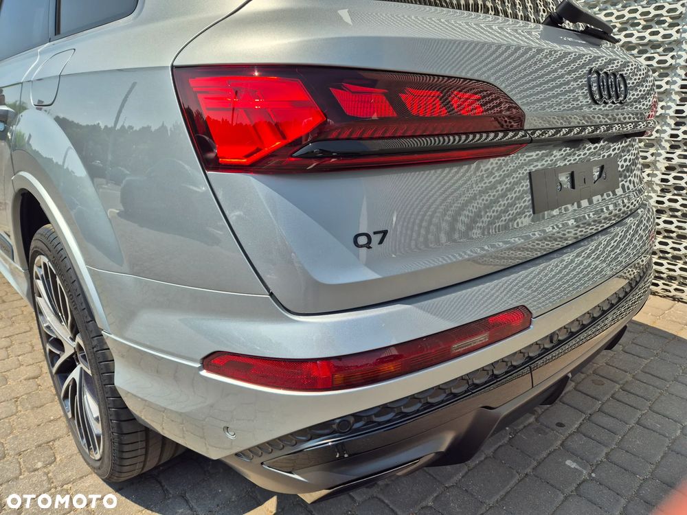 Audi Q7 TFSI e PHEV 360 kW Quattro S Line Tiptr - 14