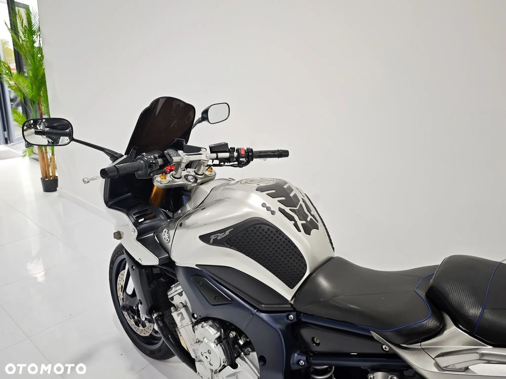 Yamaha FZ - 18