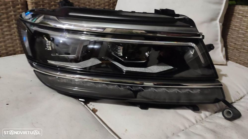 farol direito full Led VW Tiguan