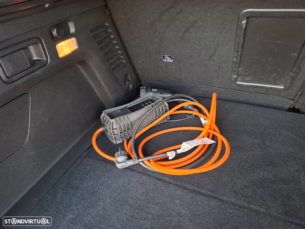Peugeot 3008 1.6 Hybrid Allure Pack e-EAT8 - 44