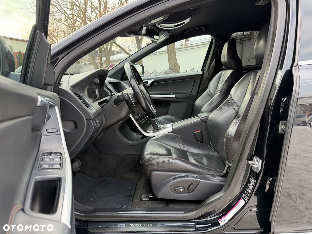 Volvo XC 60 D5 AWD Summum - 11