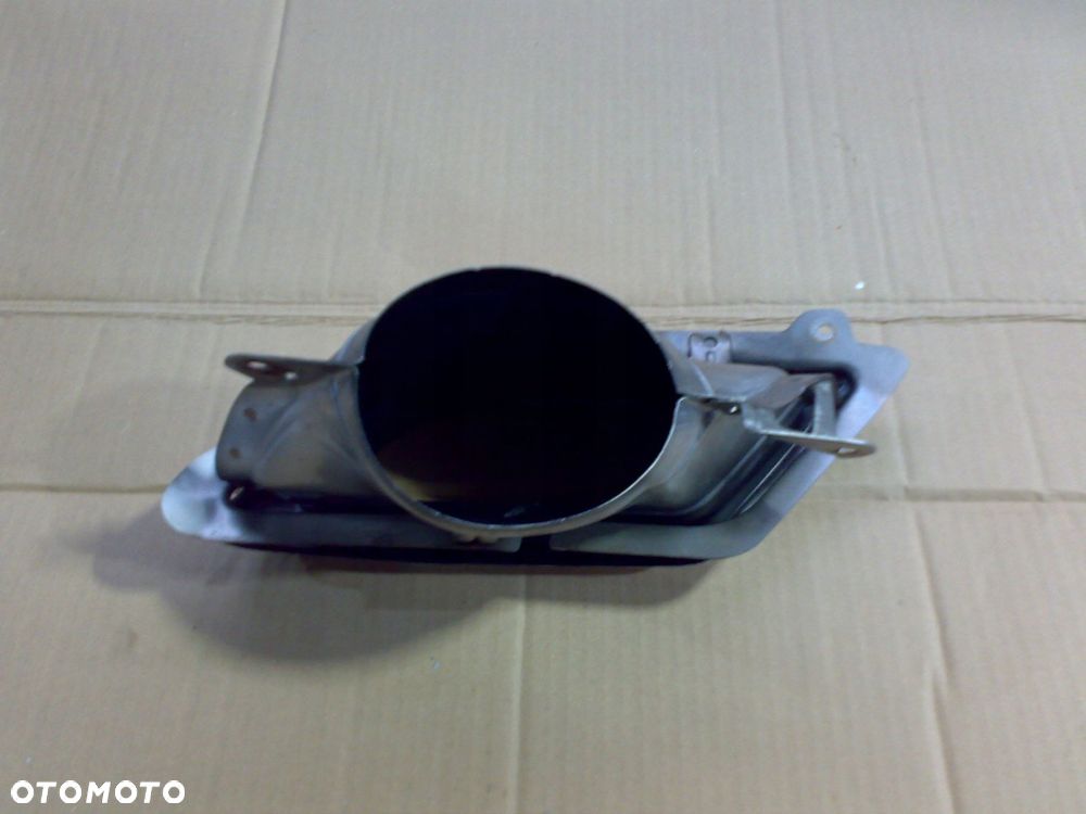 cadillac cts iii 2015 - końcówka wydechu tłumik w zderzak prawy - 3