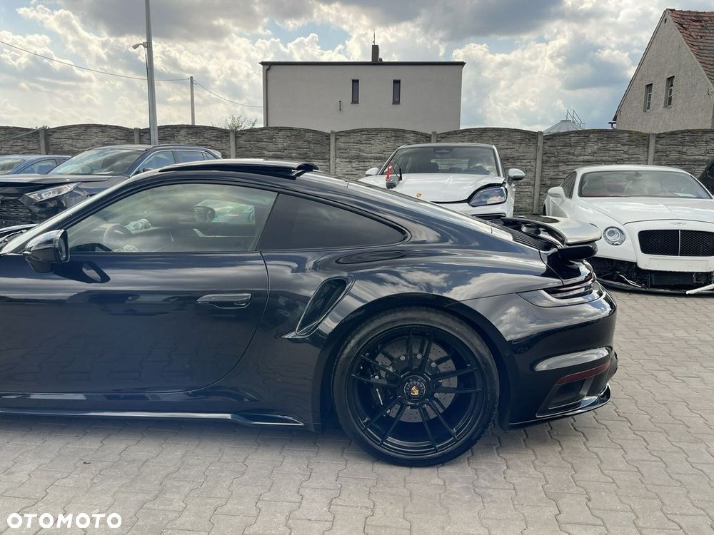 Porsche 911 911Turbo S - 10