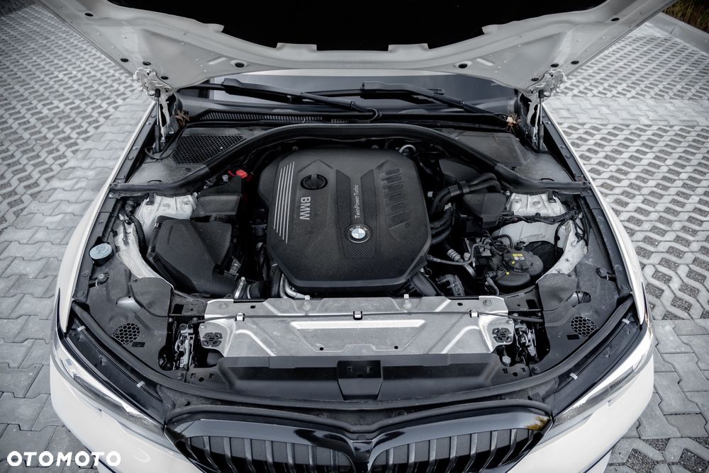 BMW Seria 3 330d xDrive M Sport - 40