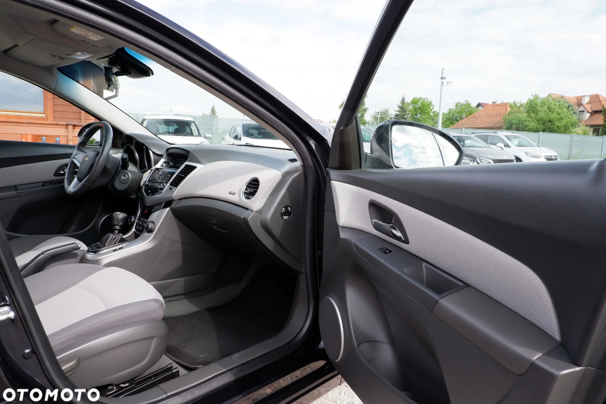 Chevrolet Cruze 1.6 LS - 3