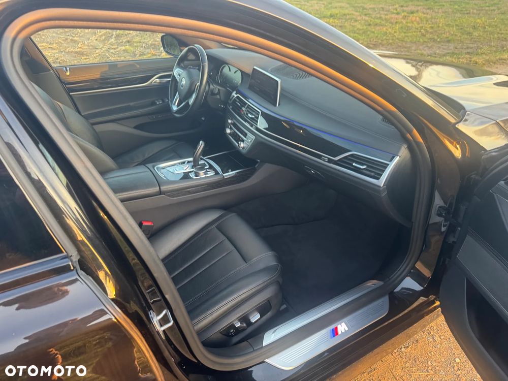 BMW Seria 7 740i - 14