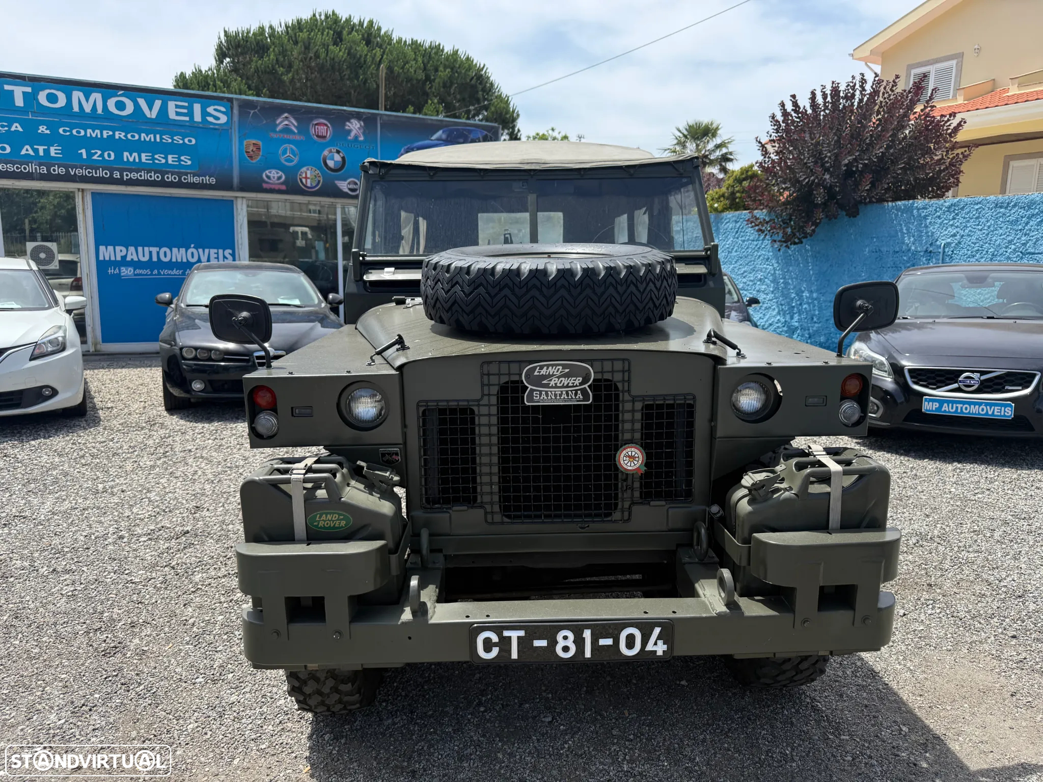 Land Rover Defender - 2