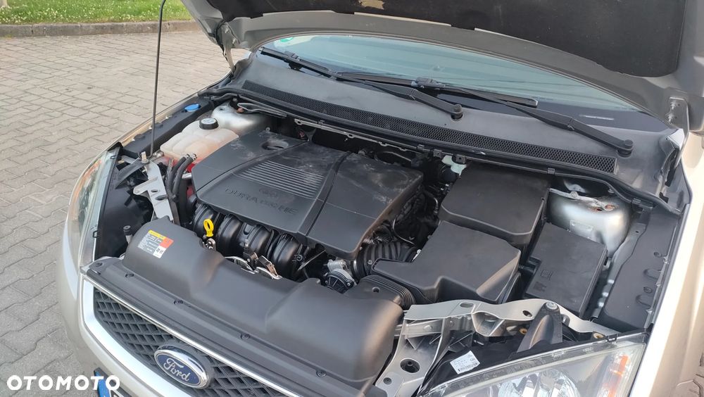Ford Focus 2.0 16V Titanium - 16