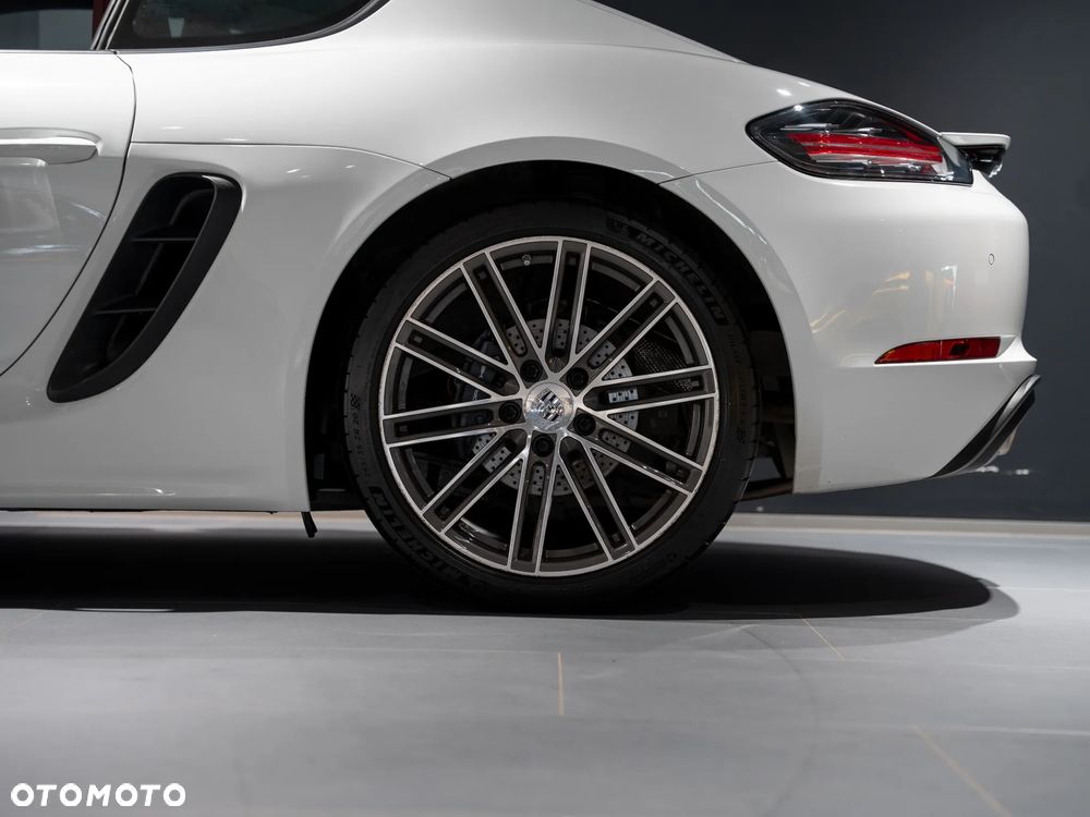 Porsche 718 Cayman - 9