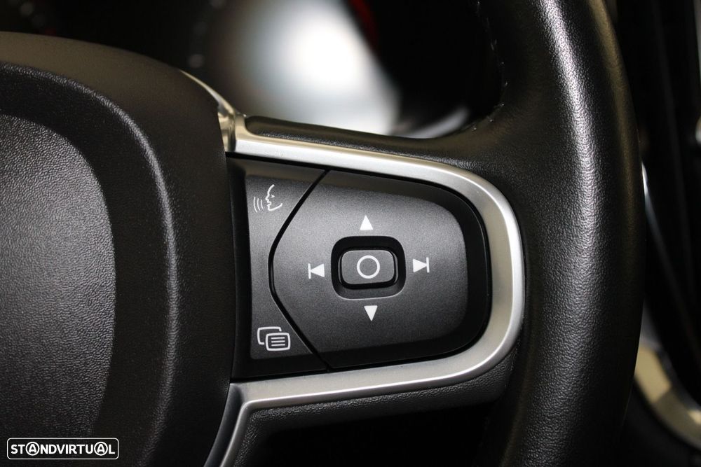 Volvo V60 2.0 B4 Momentum Core Geartronic - 13