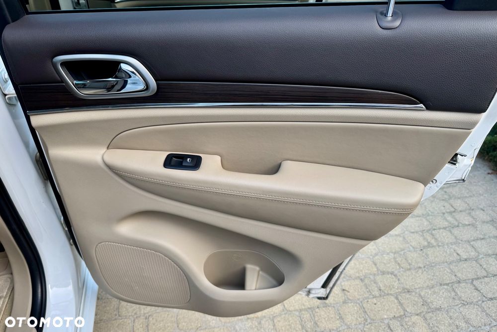 Jeep Grand Cherokee 3.6 V6 Overland - 21