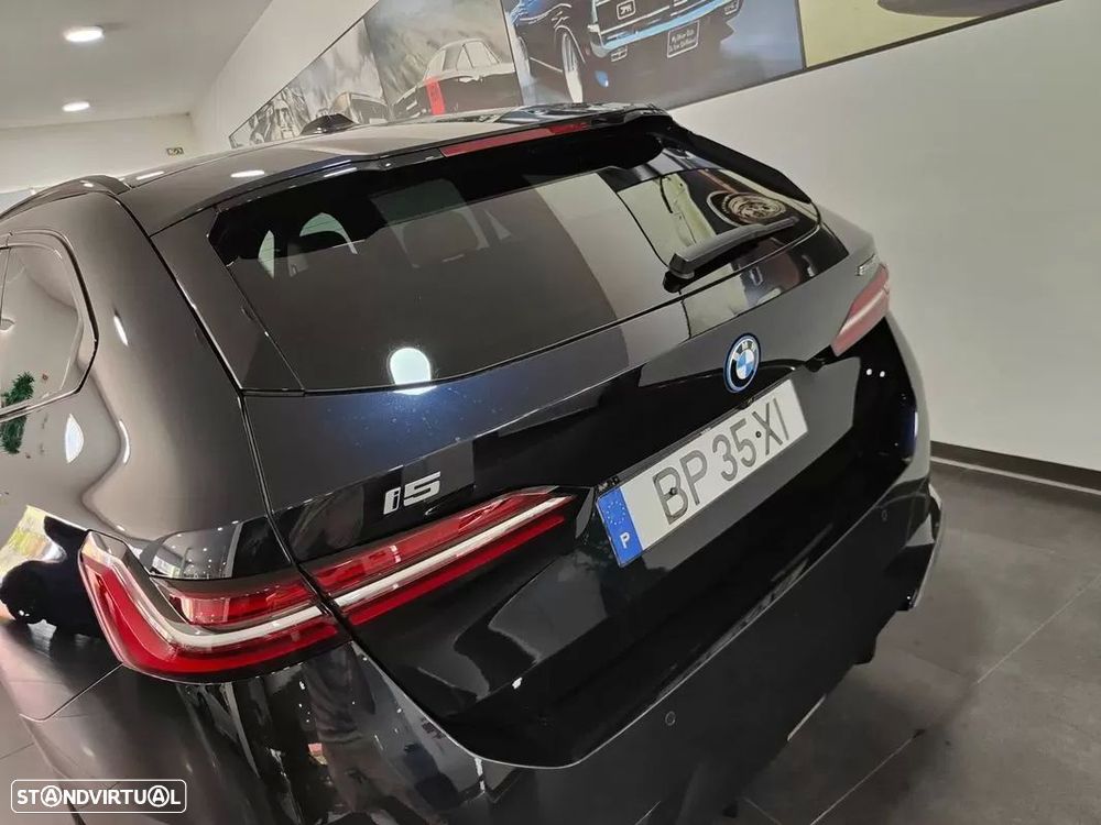 BMW i5 Touring eDrive40 - 23