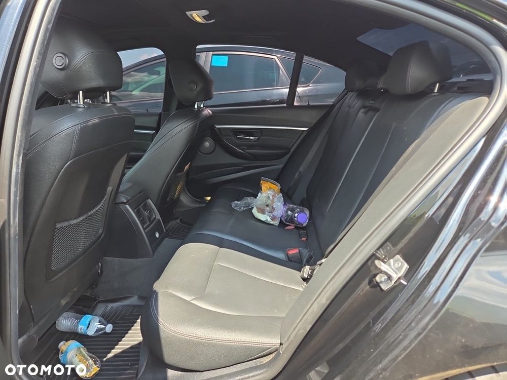 BMW Seria 3 340i xDrive M Sport - 10