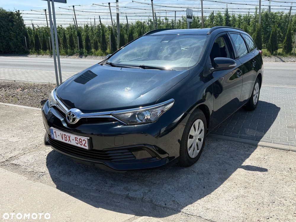 Toyota Auris 1.33 Dual-VVT-i - 1