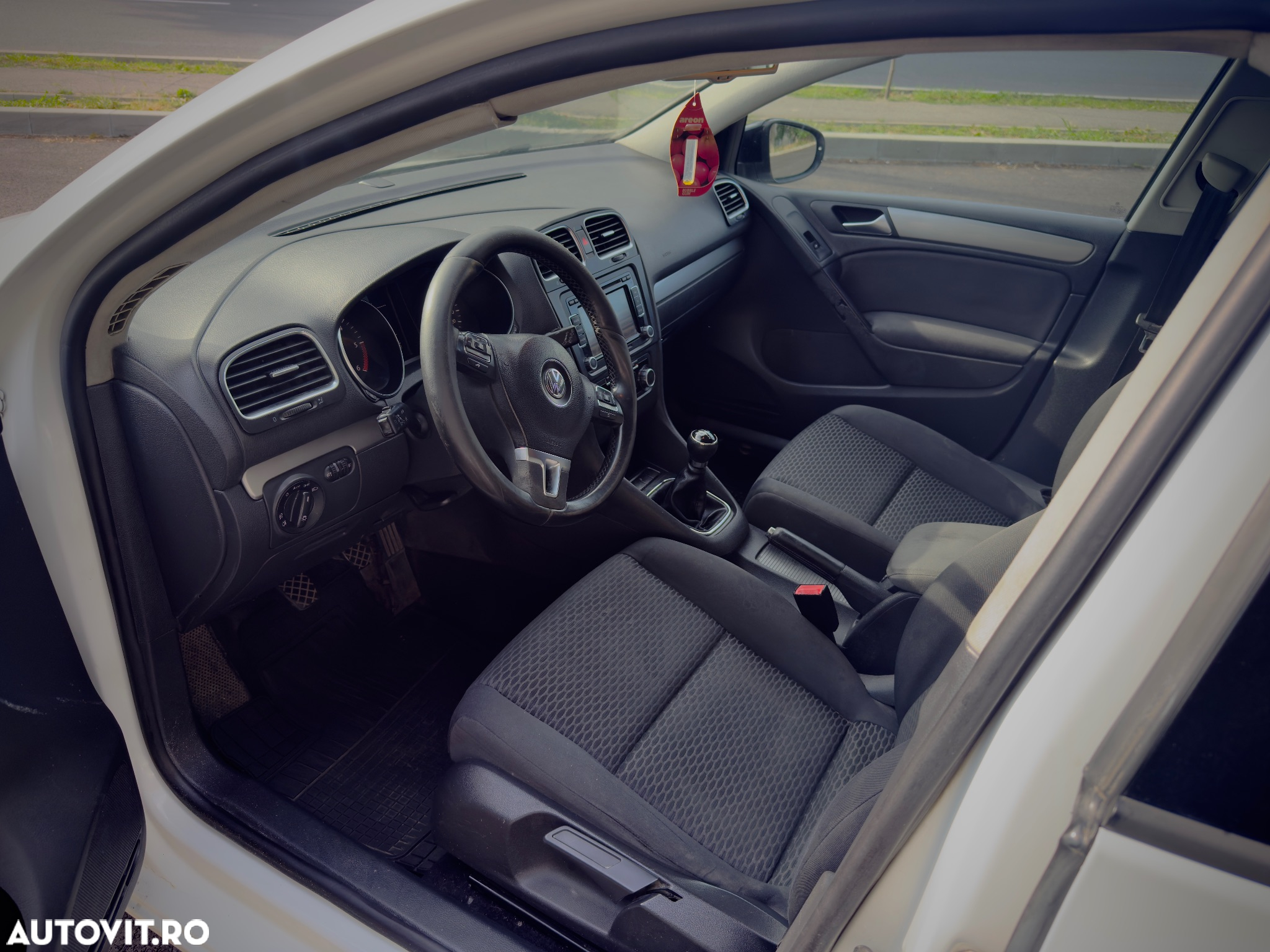 Volkswagen Golf 1.6 TDI DPF Comfortline - 14