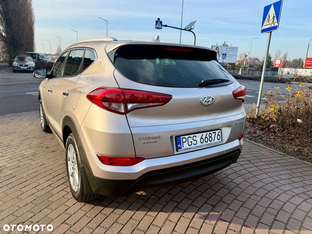 Hyundai Tucson 1.7 CRDI BlueDrive TourdePologne 2WD - 27